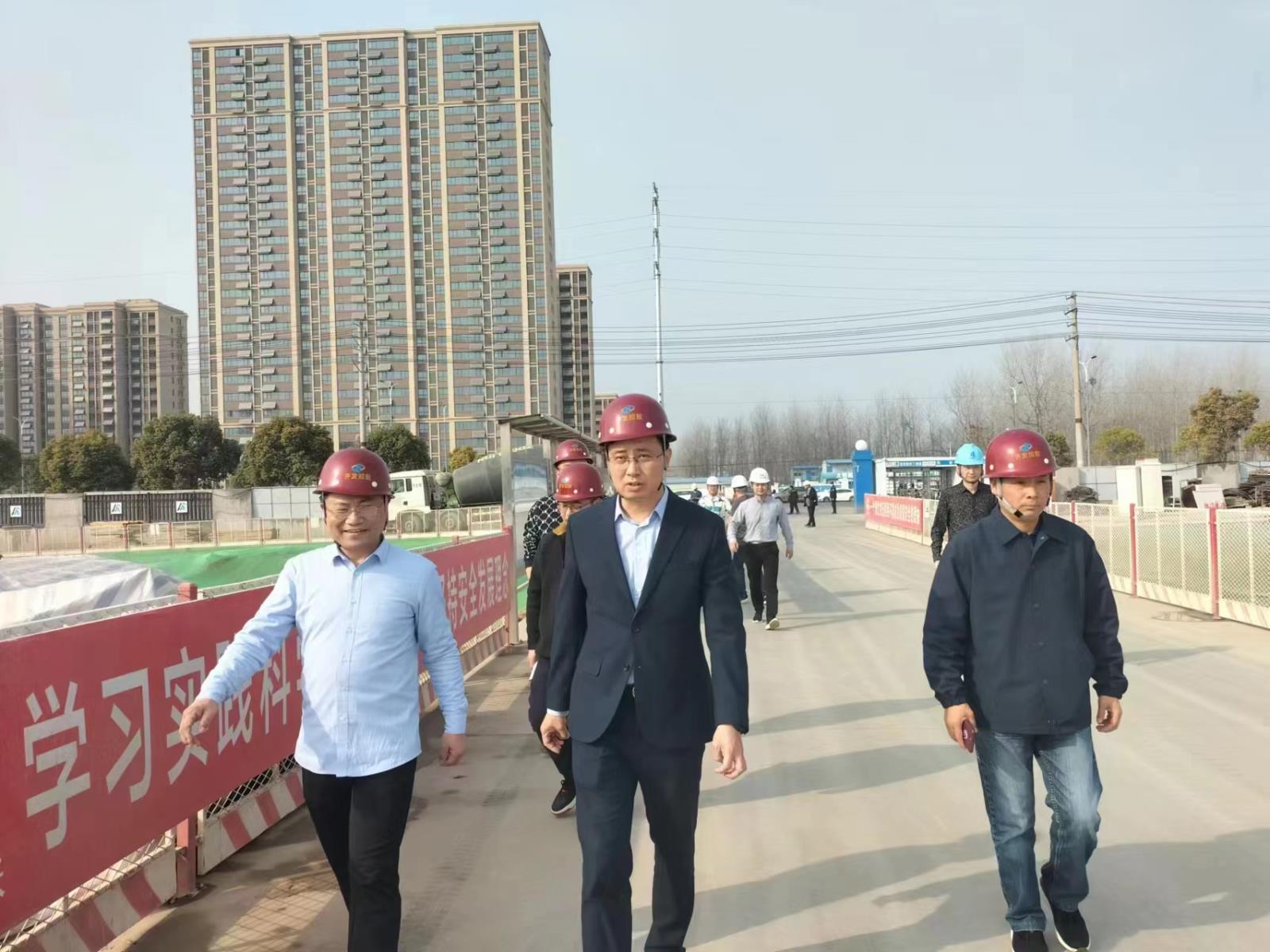 安全检查.jpg 安全检查.jpg